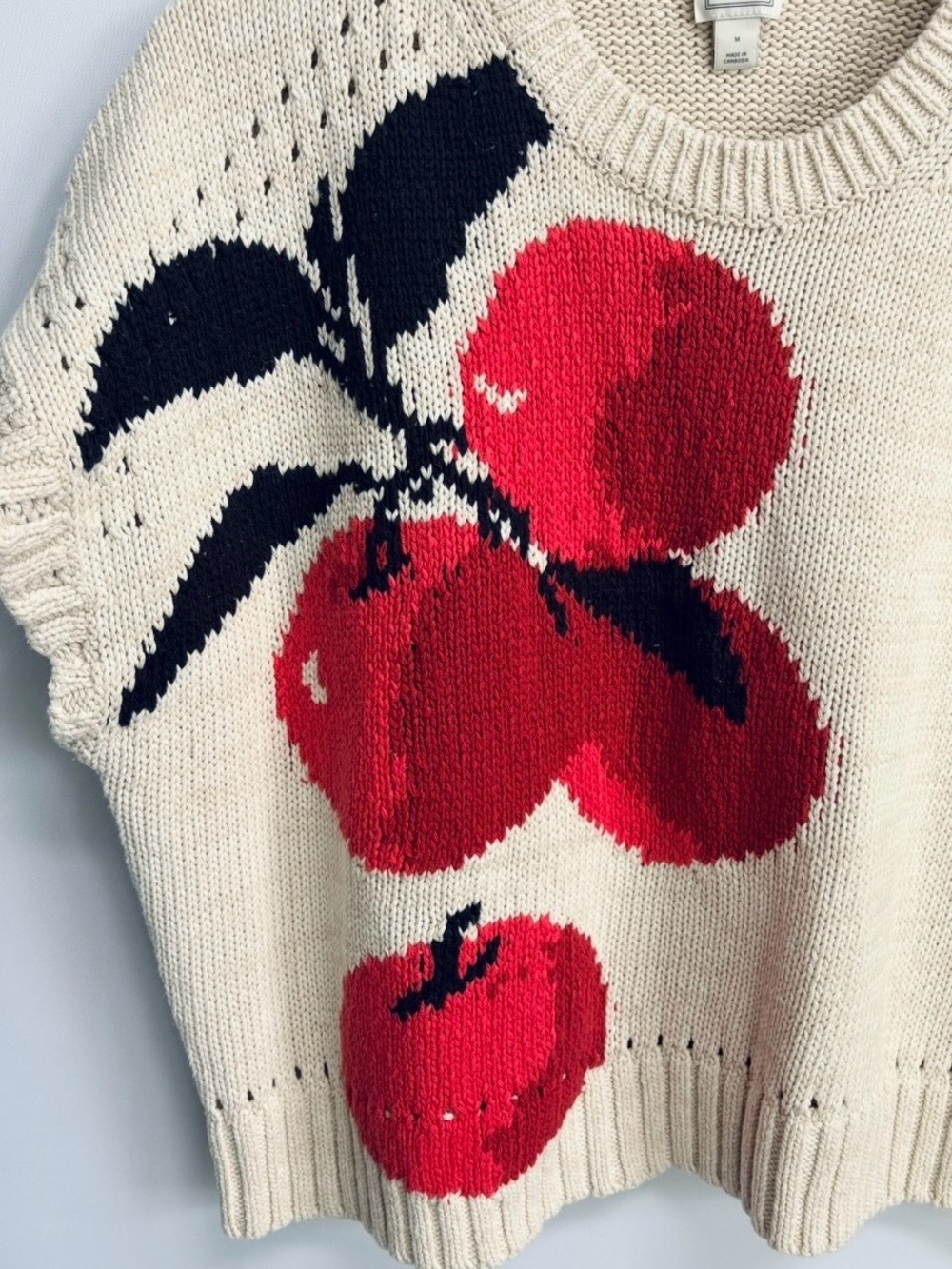 NWT Maeve Short-Sleeve Crew-Neck Apple Motif Graphic Sweater - Picture 8 of 12